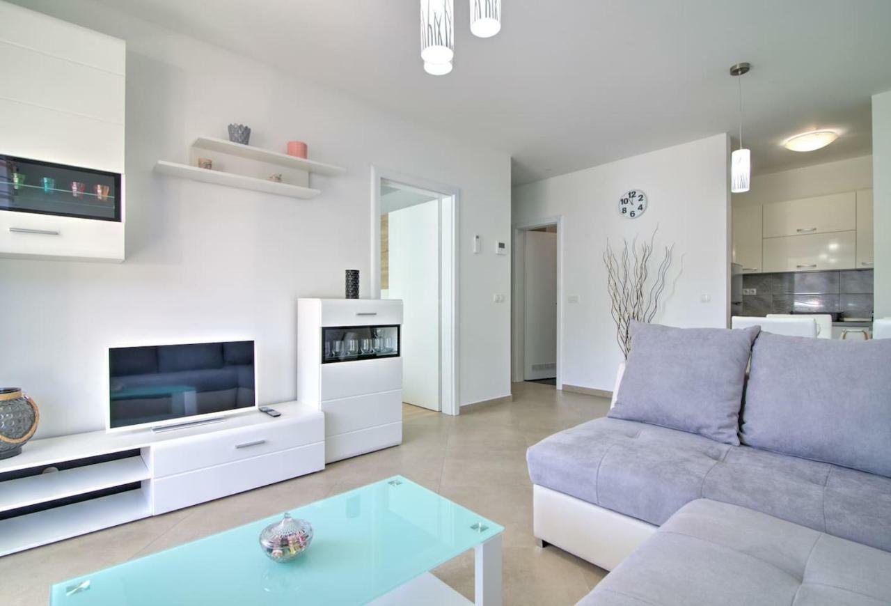 Apartment Waves-Villa Sunce Senj  Eksteriør bilde